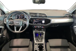 valkoinen Audi Q3 2022 kuva 9.