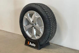valkoinen Audi Q3 2022 kuva 13.