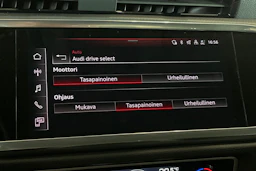 valkoinen Audi Q3 2022 kuva 26.