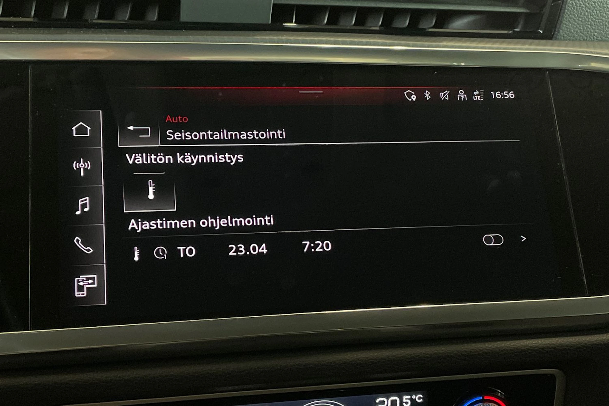 valkoinen Audi Q3 2022 kuva 27.