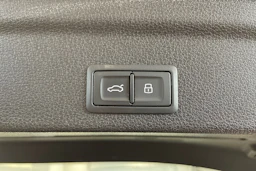 valkoinen Audi Q3 2022 kuva 34.
