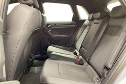 harmaa Audi Q3 2022 kuva 10.