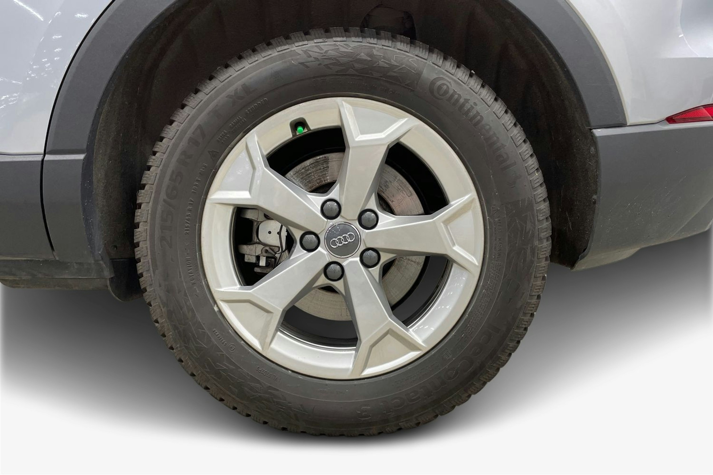 harmaa Audi Q3 2022 kuva 11.