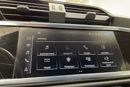 harmaa Audi Q3 2022 kuva 19.