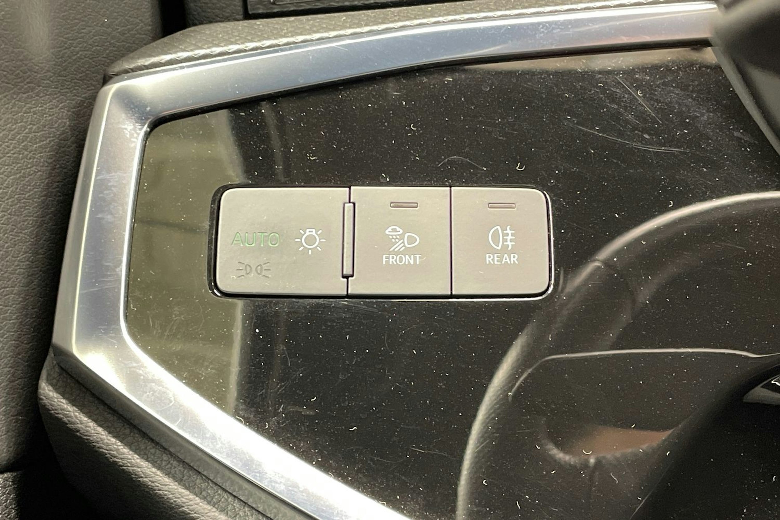 harmaa Audi Q3 2022 kuva 25.