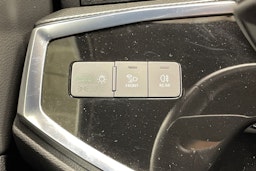 harmaa Audi Q3 2022 kuva 25.