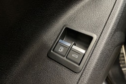 harmaa Audi Q3 2022 kuva 26.