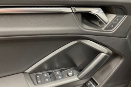 harmaa Audi Q3 2022 kuva 27.