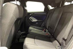 valkoinen Audi Q3 2022 kuva 10.