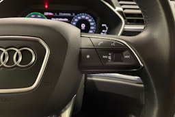 valkoinen Audi Q3 2022 kuva 28.