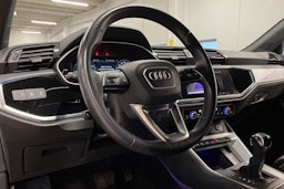 valkoinen Audi Q3 2022 kuva 30.