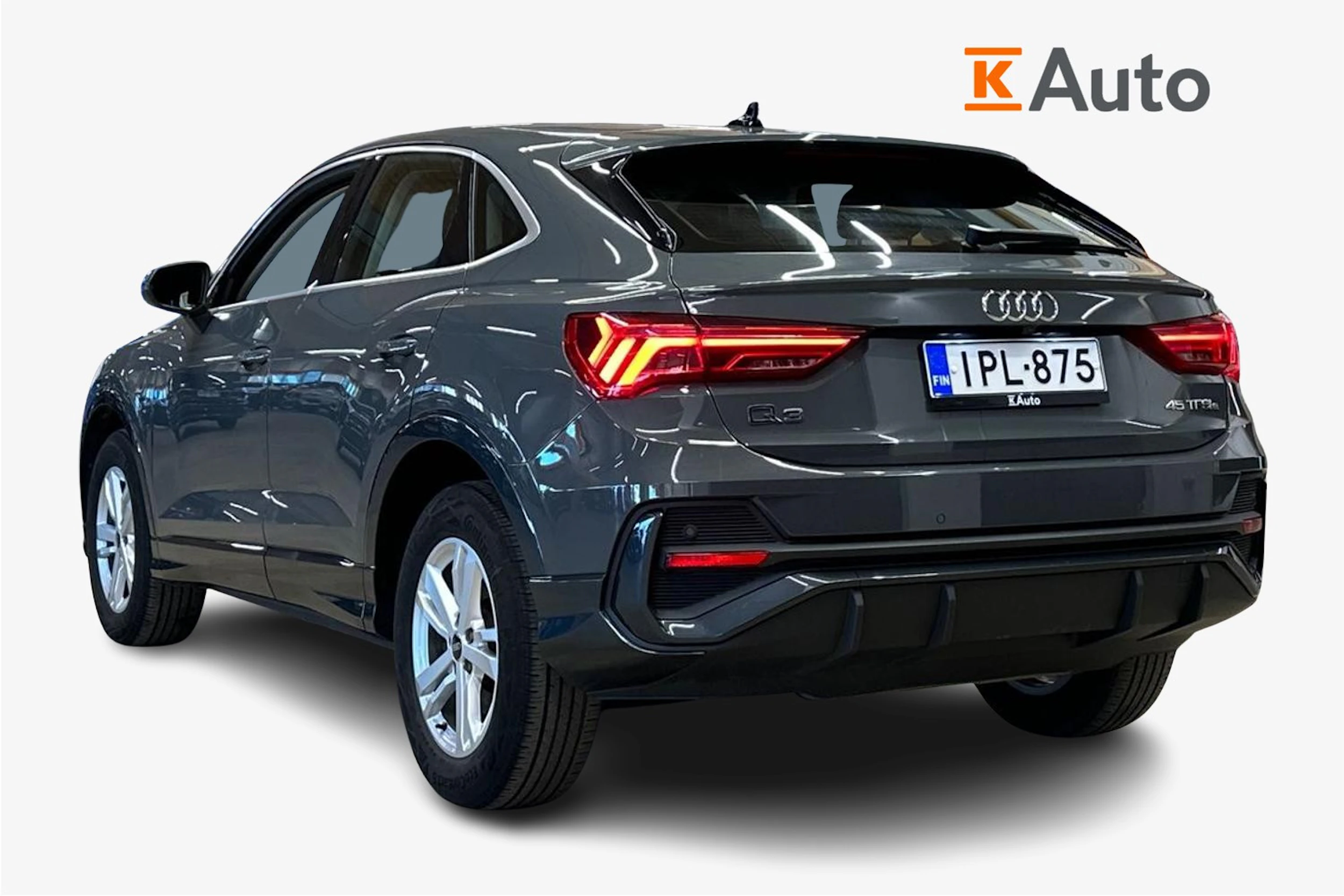 harmaa Audi Q3 2022 kuva 3.