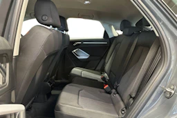 harmaa Audi Q3 2022 kuva 11.