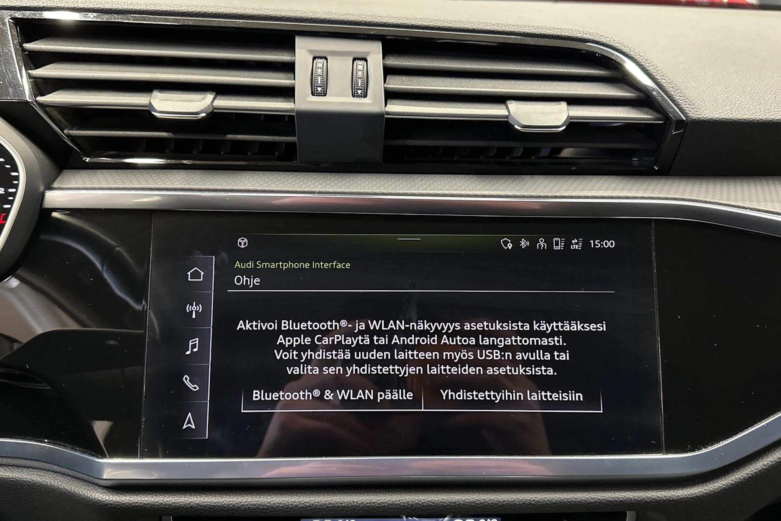 harmaa Audi Q3 2022 kuva 18.