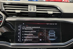 harmaa Audi Q3 2022 kuva 20.