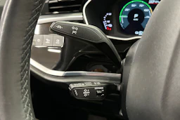 harmaa Audi Q3 2022 kuva 24.