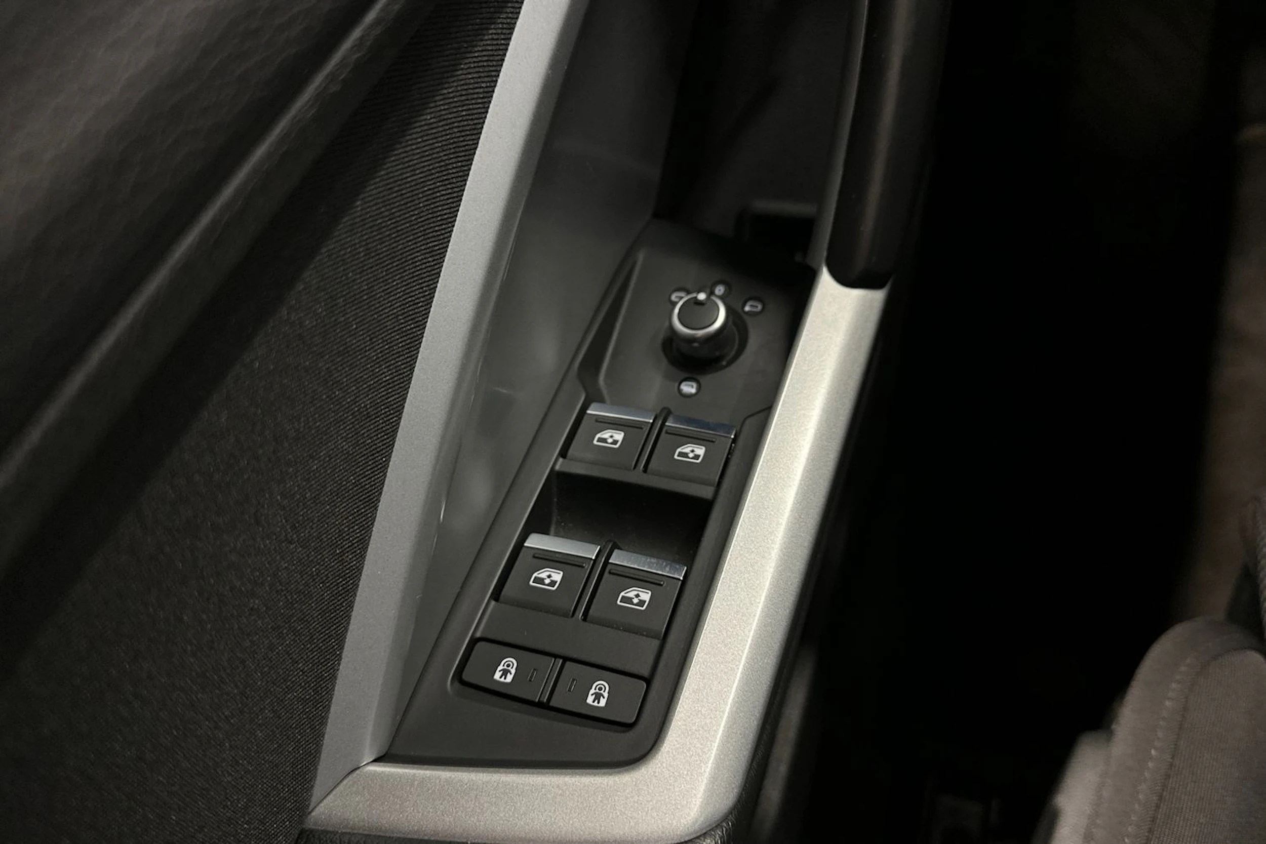harmaa Audi Q3 2022 kuva 29.