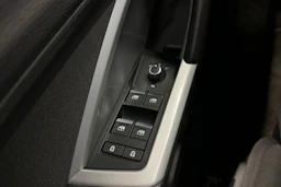 harmaa Audi Q3 2022 kuva 29.