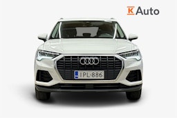 valkoinen Audi Q3 2022 kuva 5.