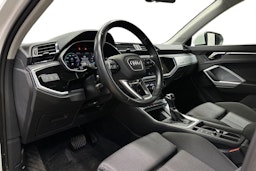 valkoinen Audi Q3 2022 kuva 7.