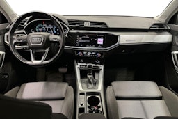 valkoinen Audi Q3 2022 kuva 9.