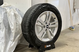 valkoinen Audi Q3 2022 kuva 13.