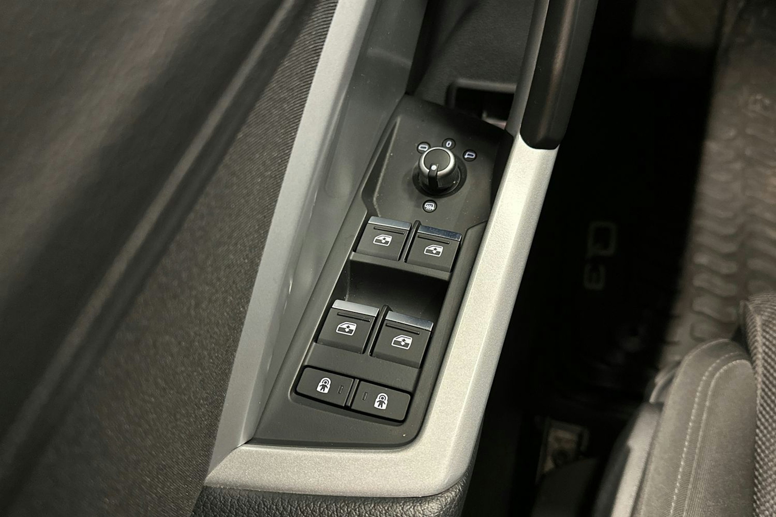 valkoinen Audi Q3 2022 kuva 25.