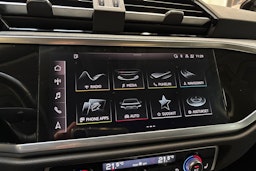 musta Audi Q3 2022 kuva 21.