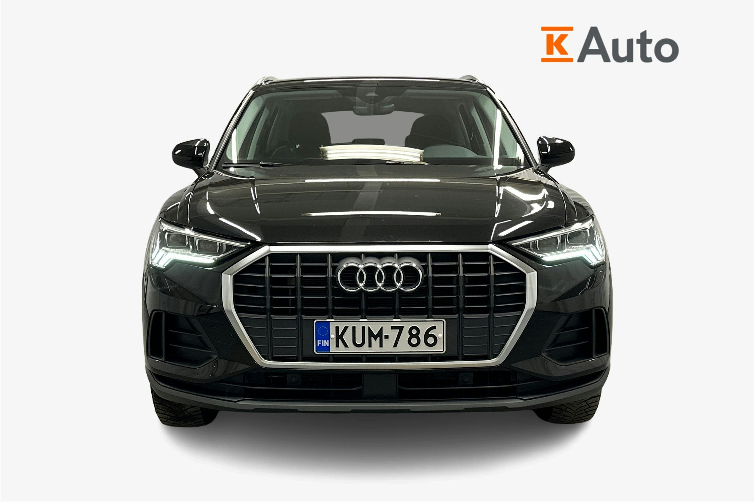 musta Audi Q3 2022 kuva 5.