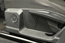 musta Audi Q3 2022 kuva 16.