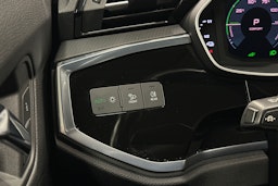 musta Audi Q3 2022 kuva 20.