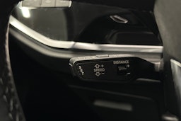 musta Audi Q3 2022 kuva 21.