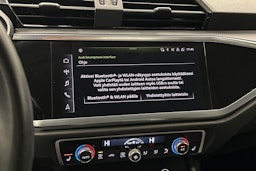 musta Audi Q3 2022 kuva 24.