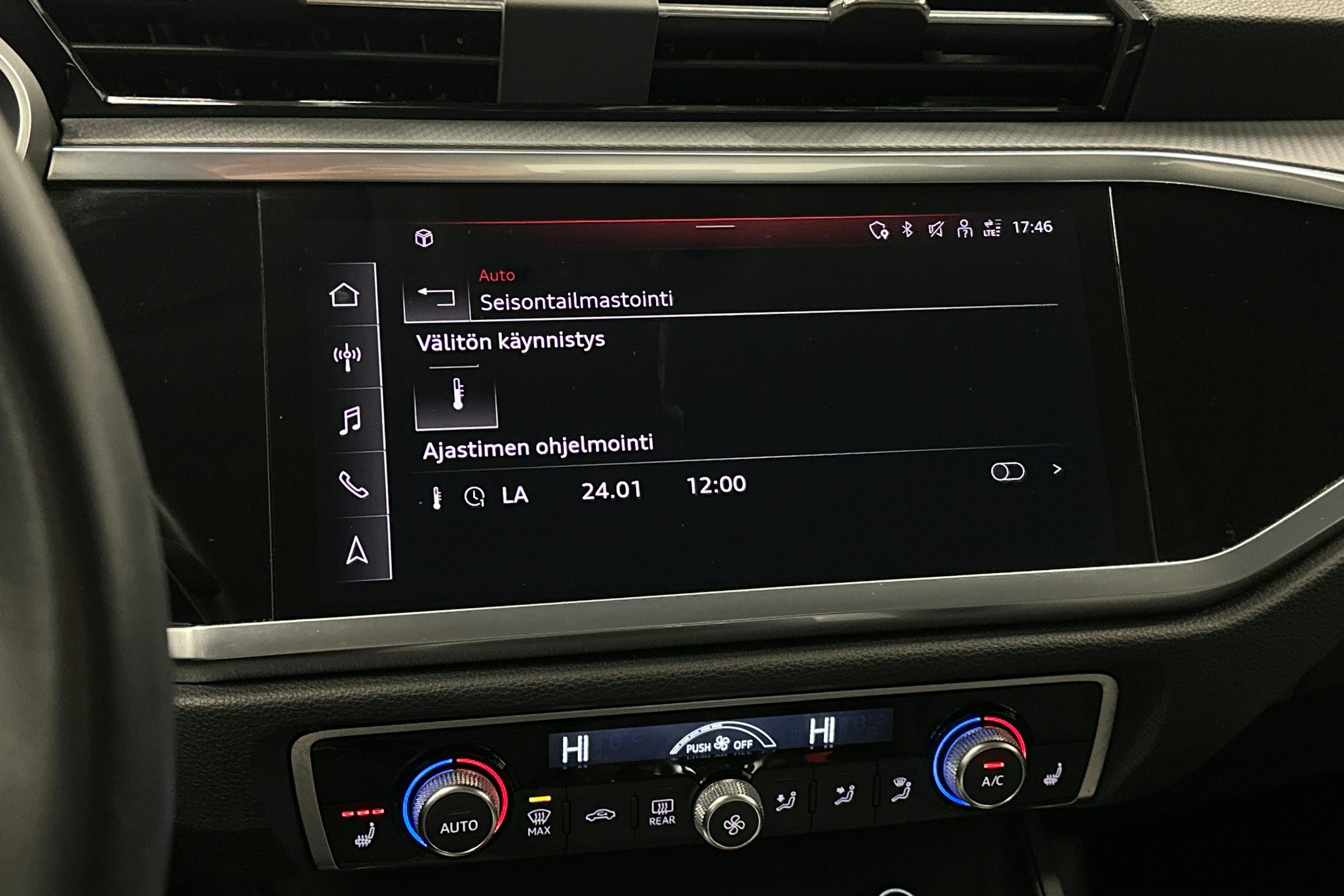 musta Audi Q3 2022 kuva 28.