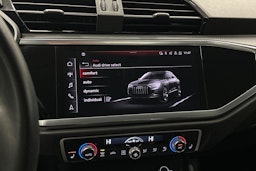 musta Audi Q3 2022 kuva 29.