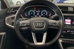 valkoinen Audi Q3 2022 kuva 16.