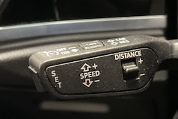 valkoinen Audi Q3 2022 kuva 20.