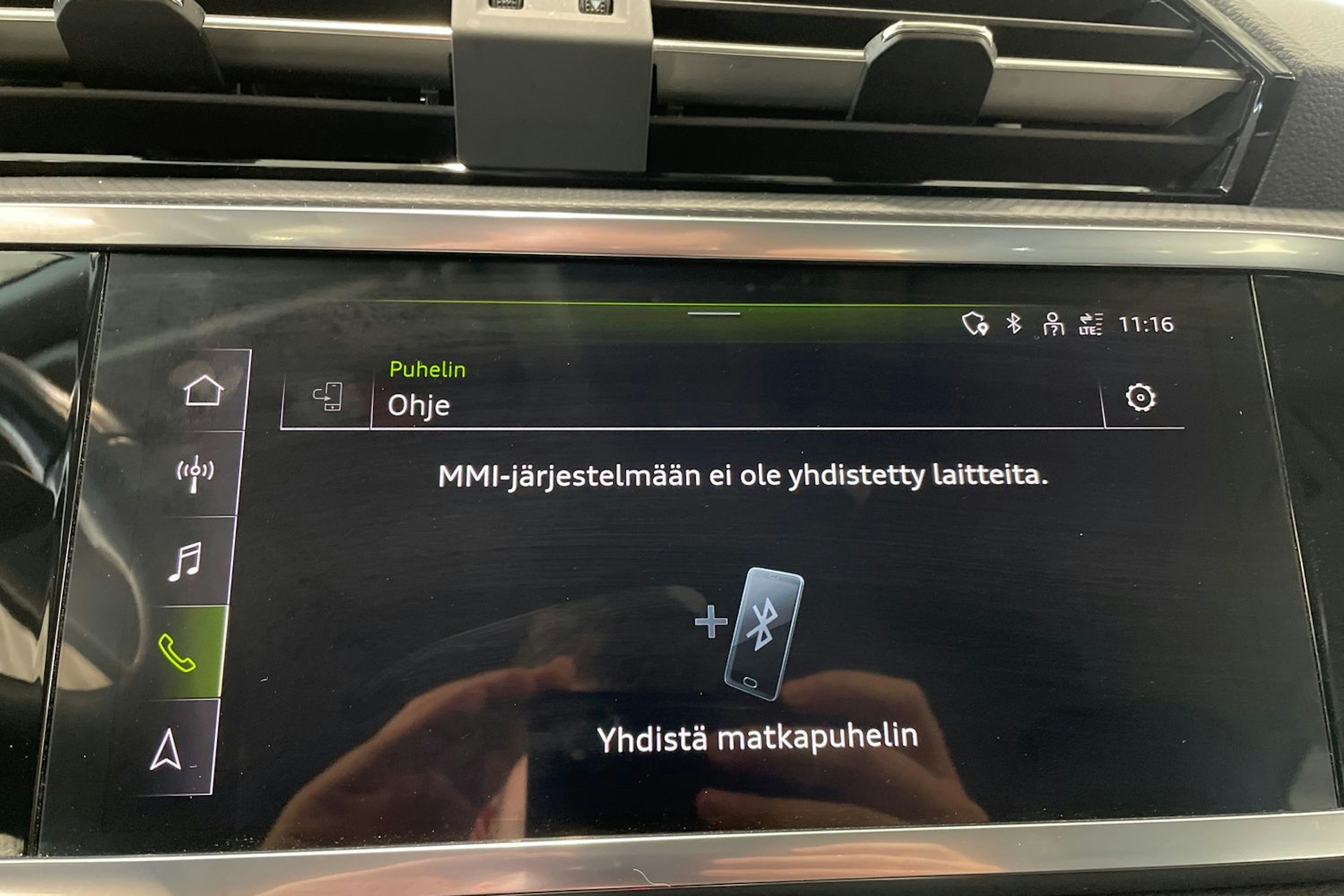 valkoinen Audi Q3 2022 kuva 27.