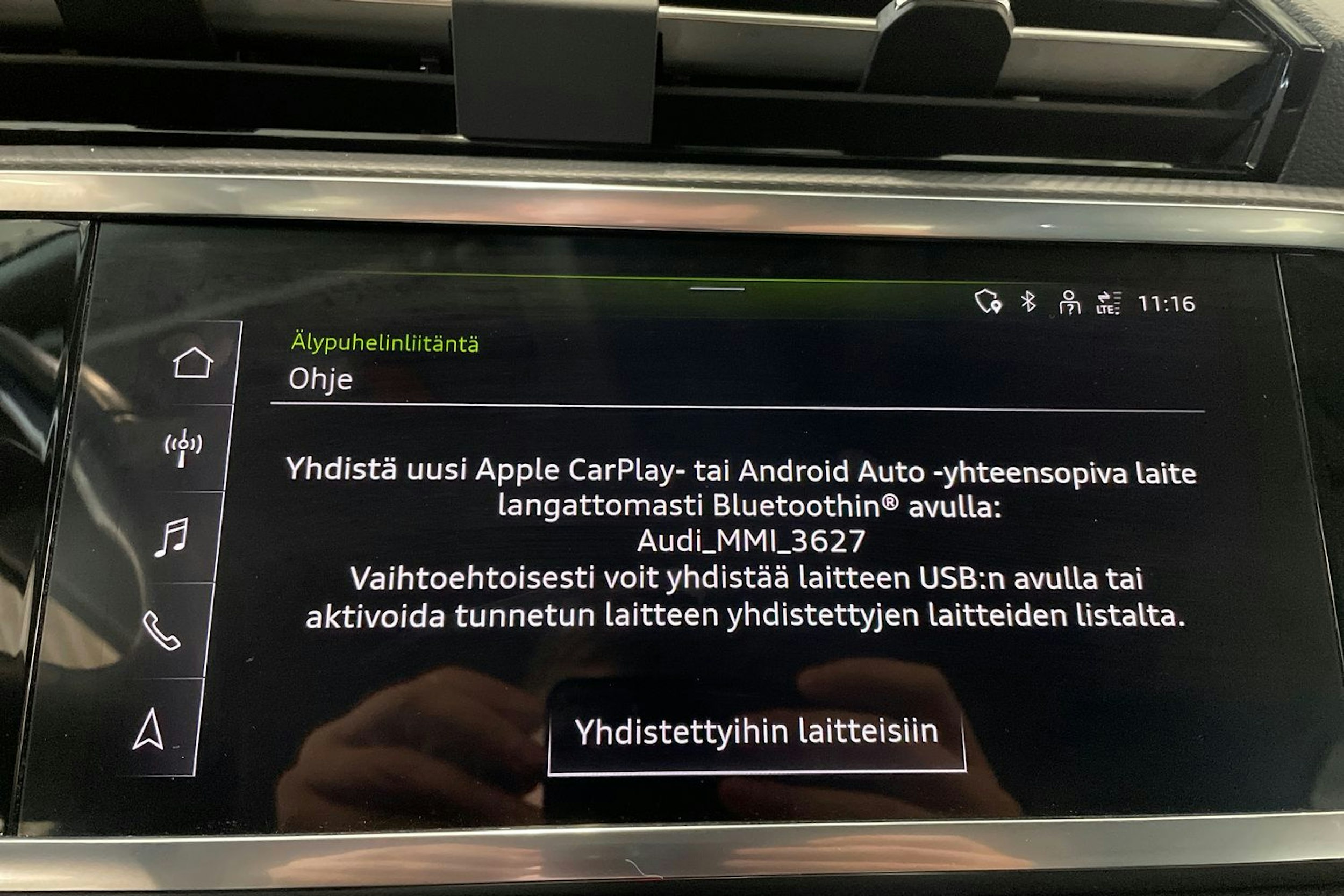 valkoinen Audi Q3 2022 kuva 28.