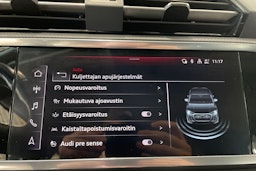 valkoinen Audi Q3 2022 kuva 30.