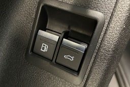 valkoinen Audi Q3 2022 kuva 38.