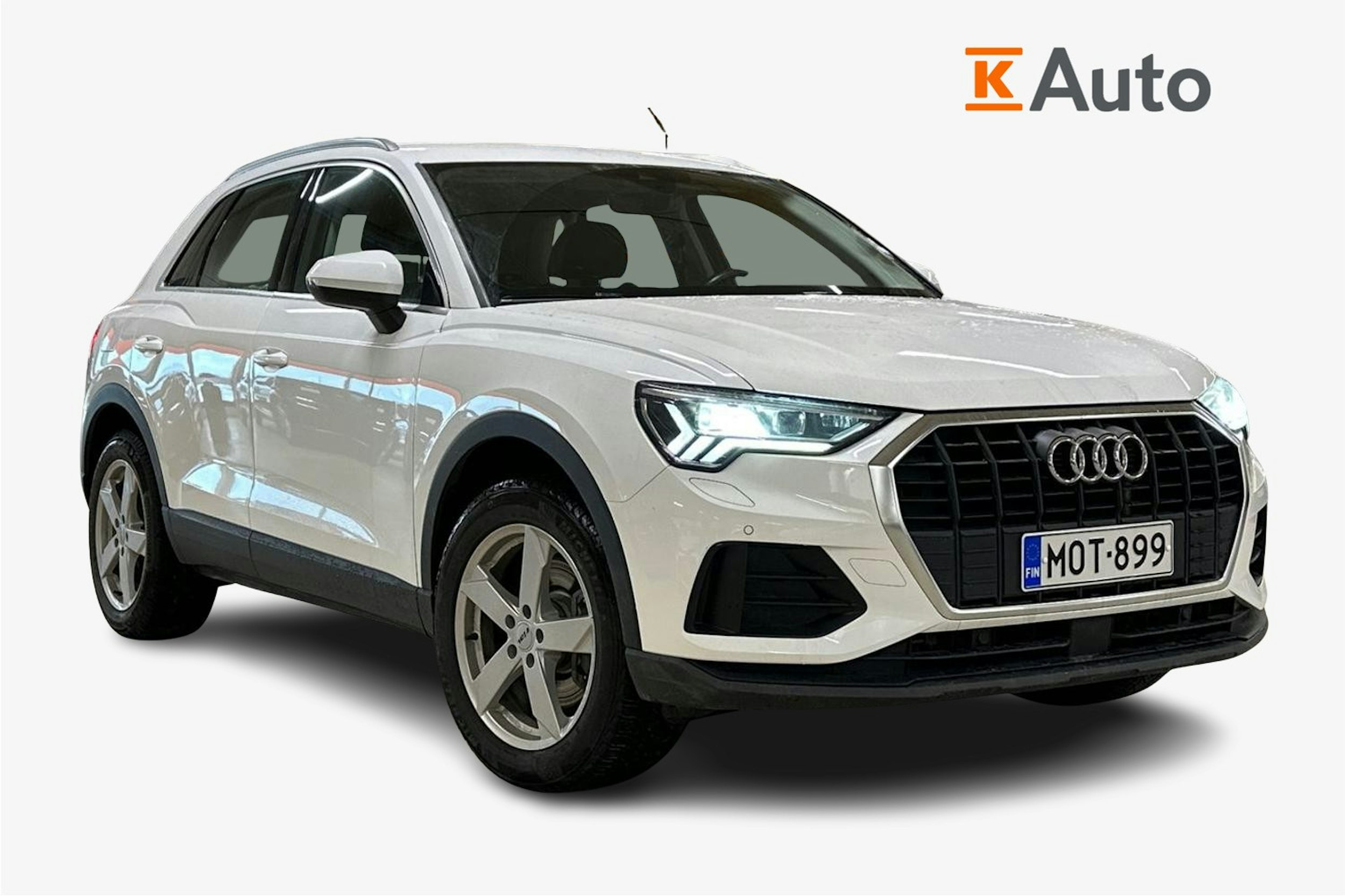 valkoinen Audi Q3 2022 kuva 1.