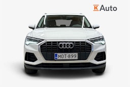 valkoinen Audi Q3 2023 kuva 4.