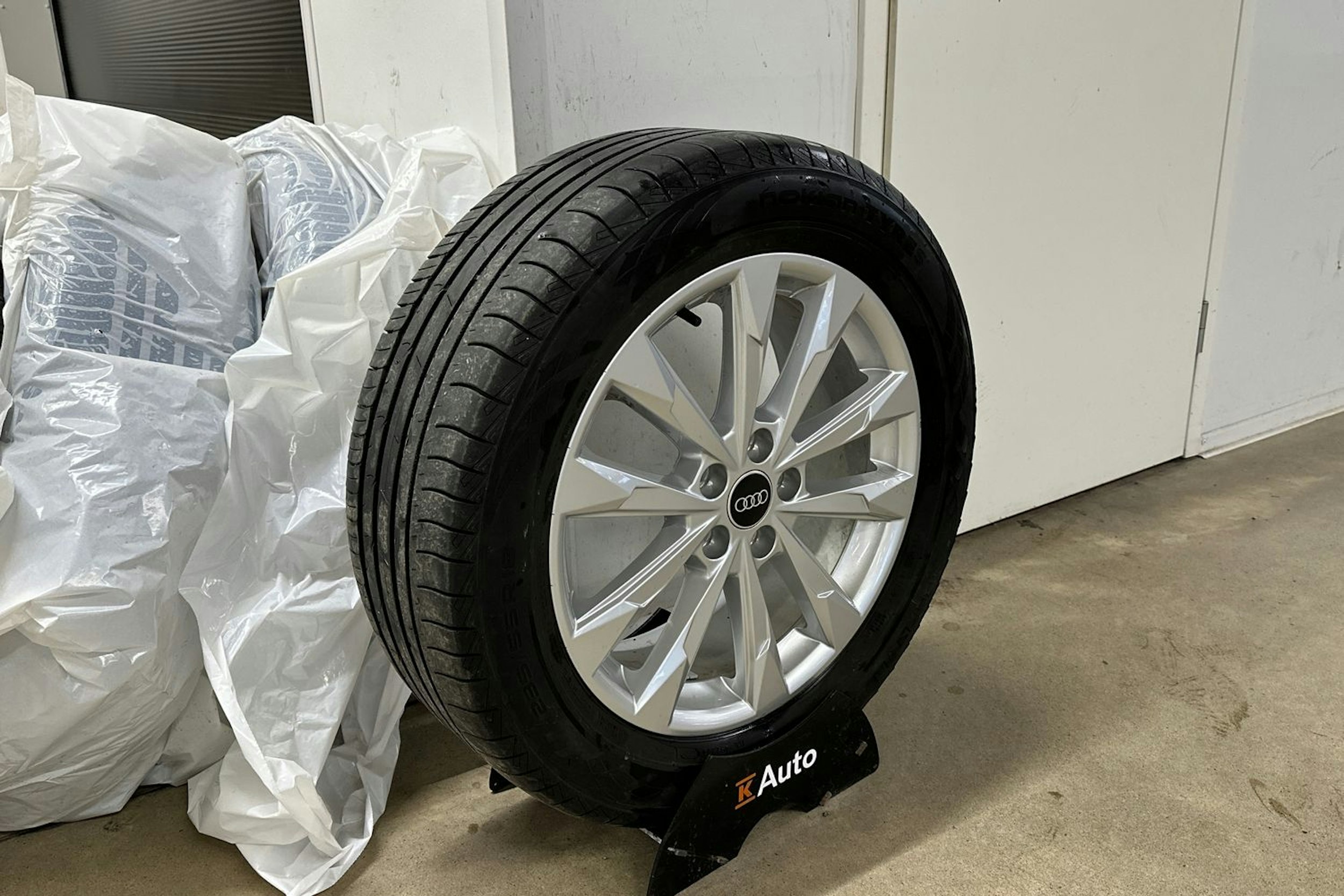 valkoinen Audi Q3 2023 kuva 10.