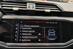 valkoinen Audi Q3 2023 kuva 18.