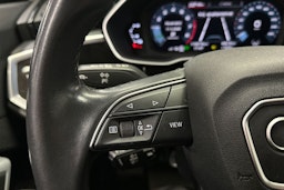 valkoinen Audi Q3 2023 kuva 24.