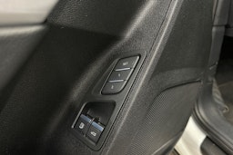 valkoinen Audi Q3 2023 kuva 27.