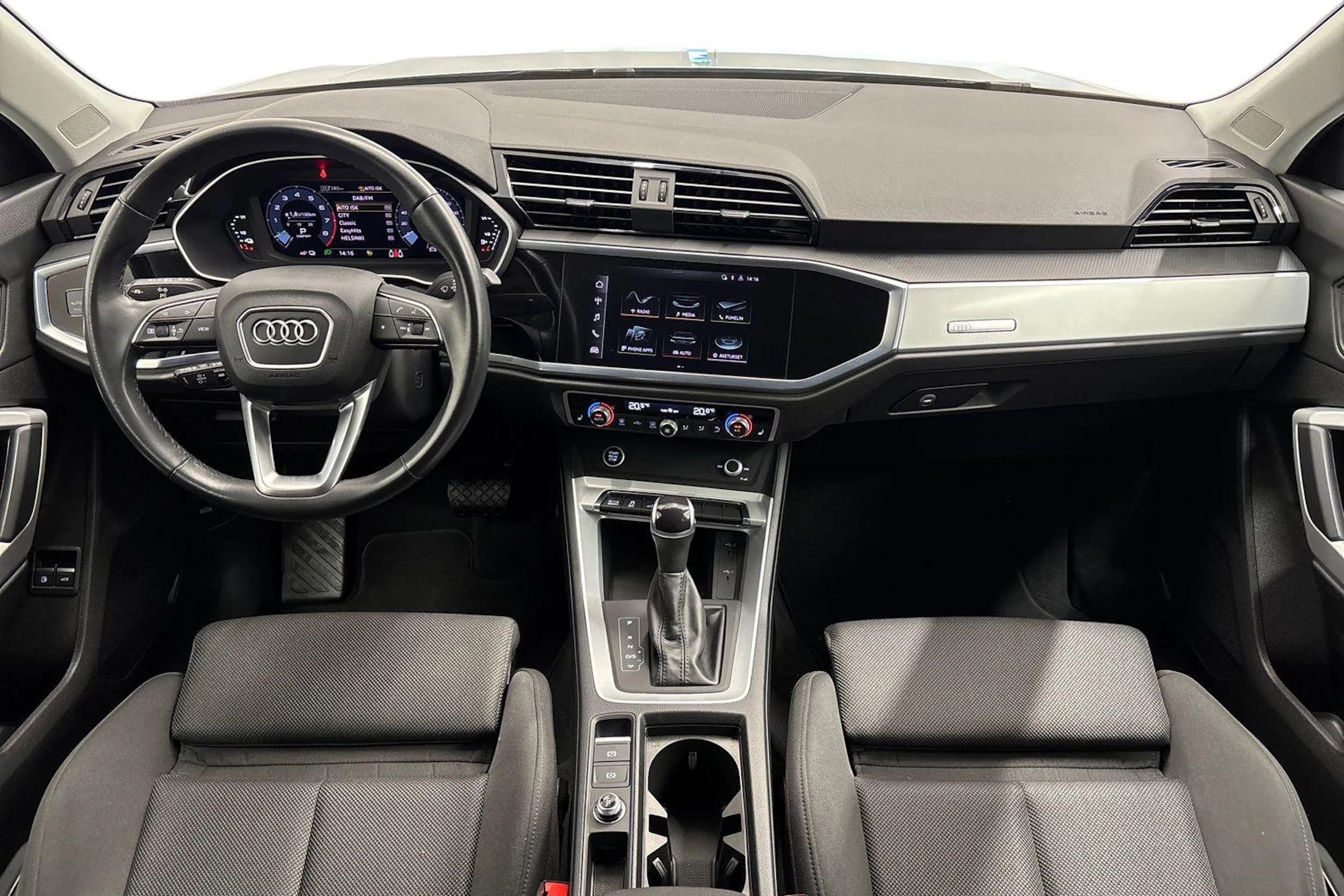 met. hopea Audi Q3 2022 kuva 7.