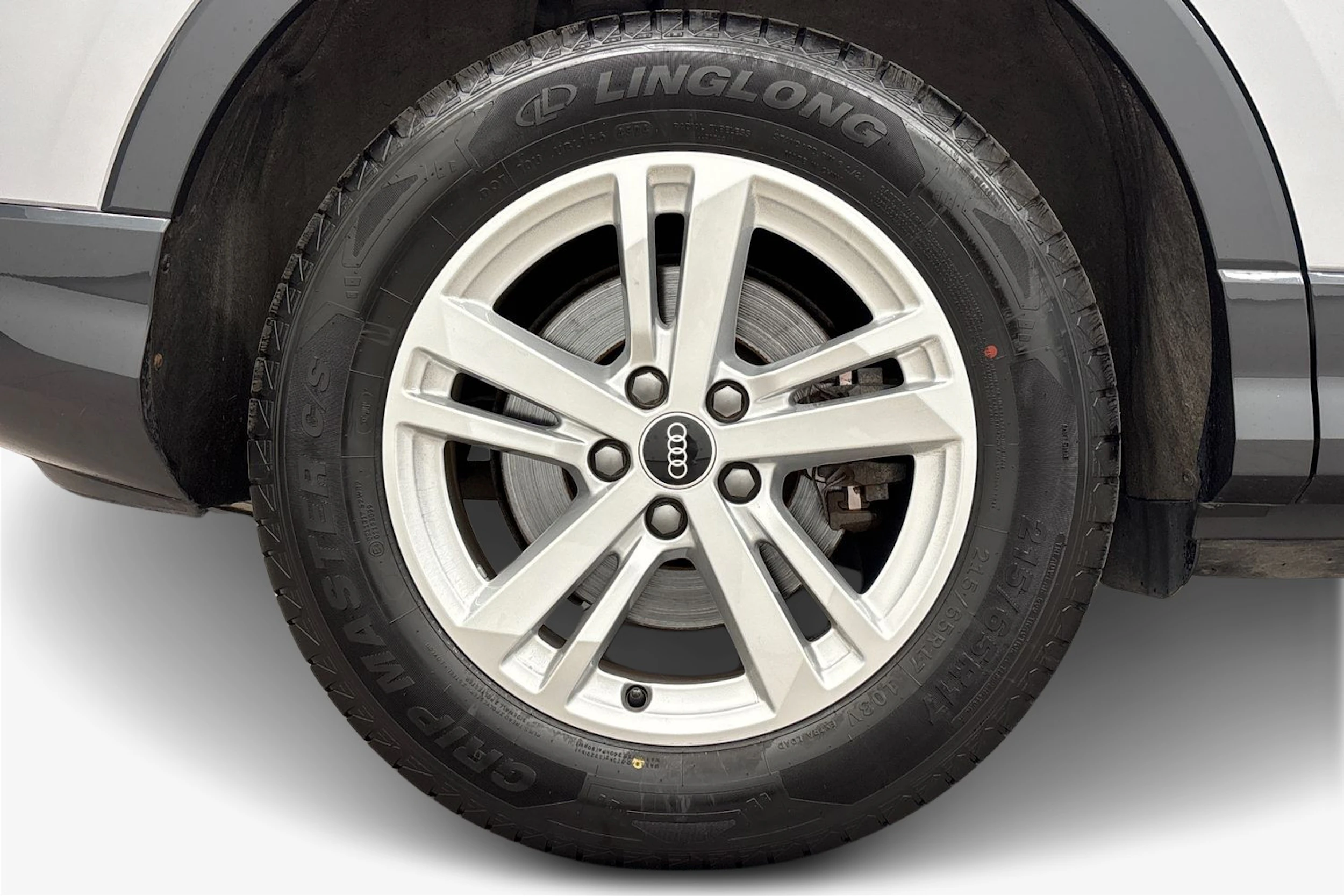 met. hopea Audi Q3 2022 kuva 9.
