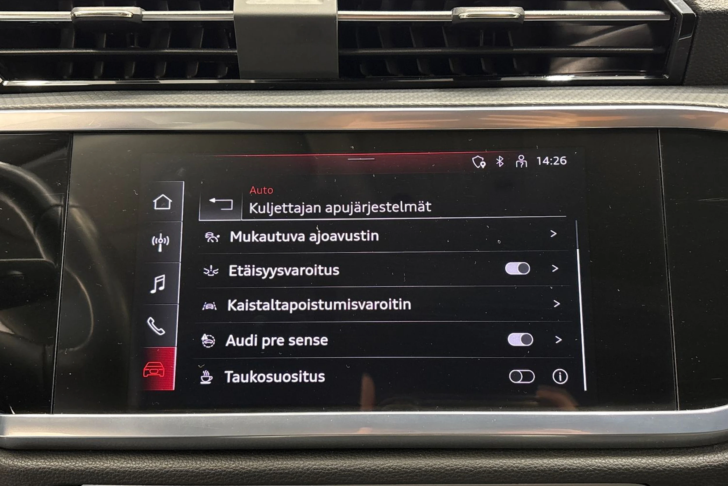 met. hopea Audi Q3 2022 kuva 21.